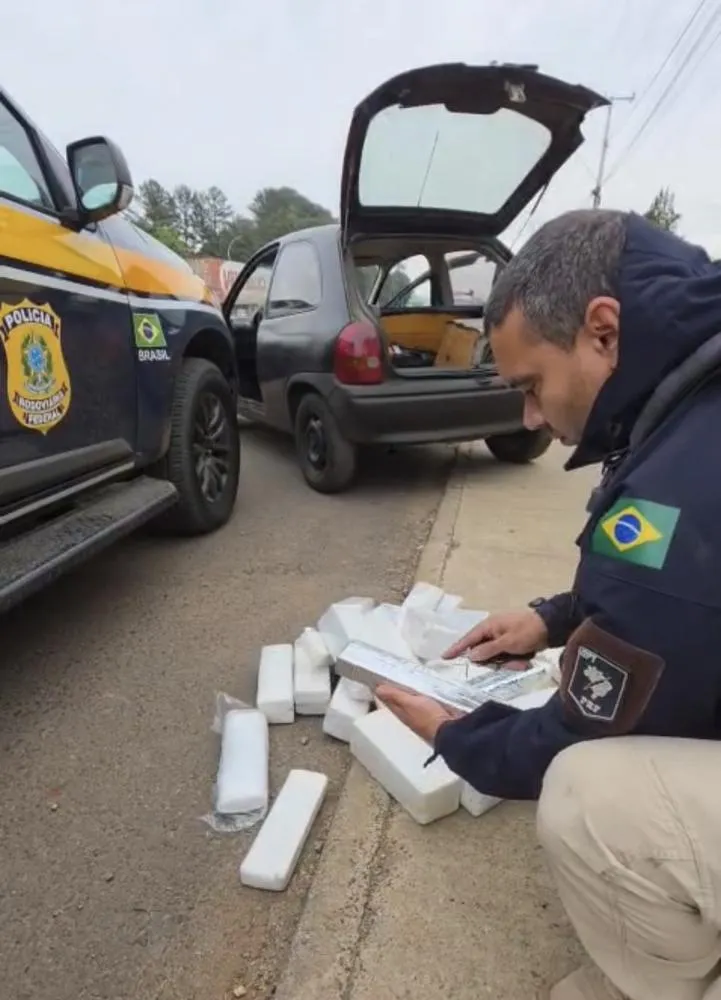 Casal é preso com 35 quilos de maconha durante ação da PRF na BR-386